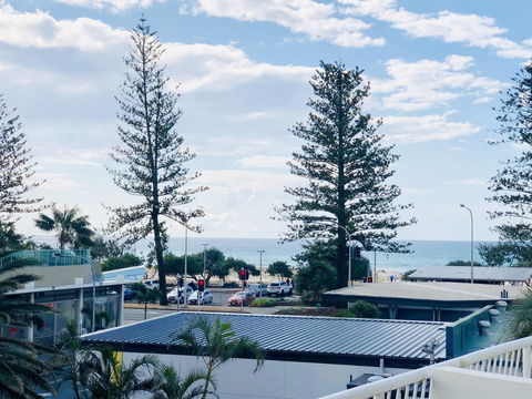 Kirra Beach Apartments - Accommodation Sydney 5