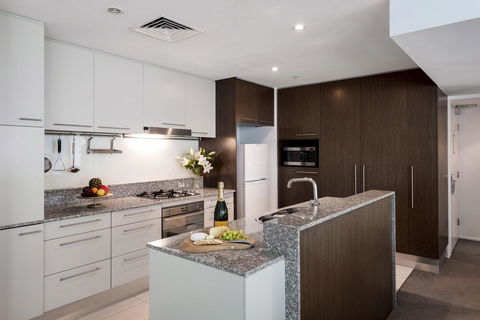 Oaks Brisbane Aurora Suites - Sydney 4u 6