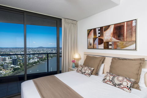 Oaks Brisbane Aurora Suites - Sydney 4u 4