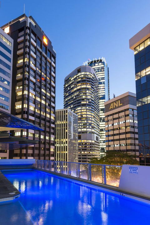 Oaks Brisbane Aurora Suites - Sydney 4u 9