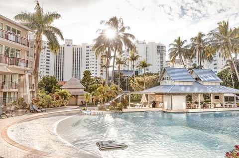 Novotel Cairns Oasis Resort - Sydney 4u 1