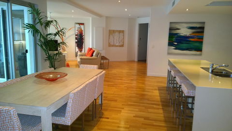 Coral Cove Apartments - Sydney 4u 4