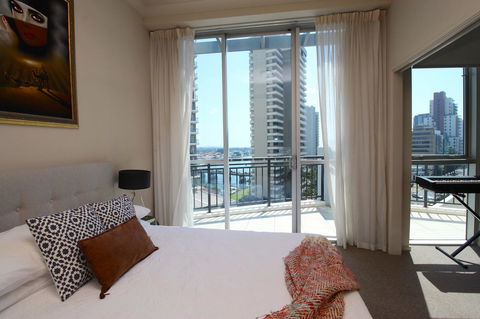 PeepSleep Chevron Towers - Accommodation Sydney 4