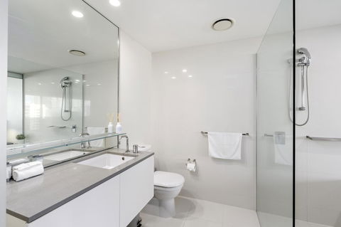 Circle On Cavill - Gclr - Accommodation Sydney 3
