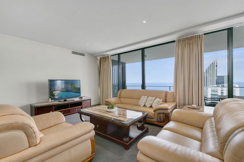 Circle On Cavill, Apartments And Sub Penthouses - We Accommodate - Accommodation Sydney 1