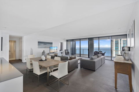 Circle On Cavill, Apartments And Sub Penthouses - We Accommodate - Accommodation Sydney 21