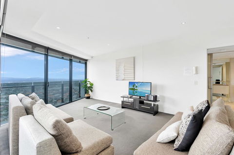 Circle On Cavill, Apartments And Sub Penthouses - We Accommodate - Accommodation Sydney 13