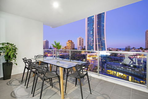 Circle On Cavill, Apartments And Sub Penthouses - We Accommodate - Accommodation Sydney 34