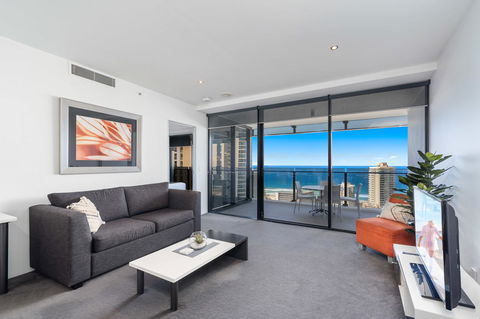 Circle On Cavill, Apartments And Sub Penthouses - We Accommodate - Accommodation Sydney 7