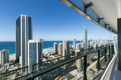Circle On Cavill, Apartments And Sub Penthouses - We Accommodate - Accommodation Sydney 26