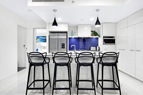 Circle On Cavill, Apartments And Sub Penthouses - We Accommodate - Accommodation Sydney 40
