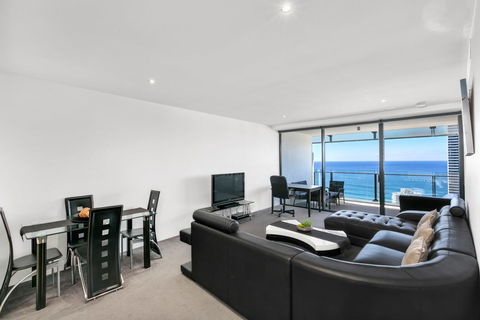 Circle On Cavill, Apartments And Sub Penthouses - We Accommodate - Accommodation Sydney 24
