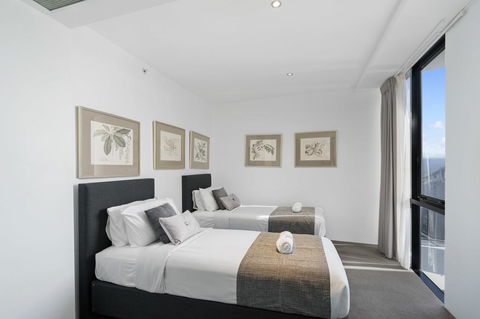 Circle On Cavill, Apartments And Sub Penthouses - We Accommodate - Accommodation Sydney 15