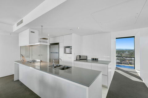Circle On Cavill, Apartments And Sub Penthouses - We Accommodate - Accommodation Sydney 32