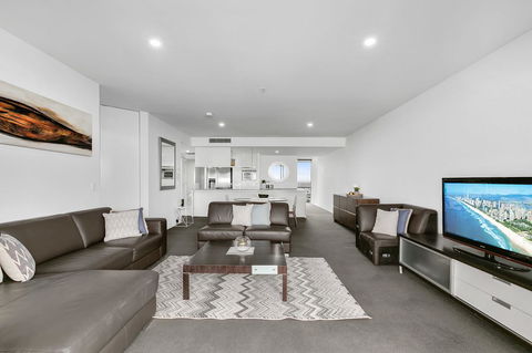 Circle On Cavill, Apartments And Sub Penthouses - We Accommodate - Accommodation Sydney 23