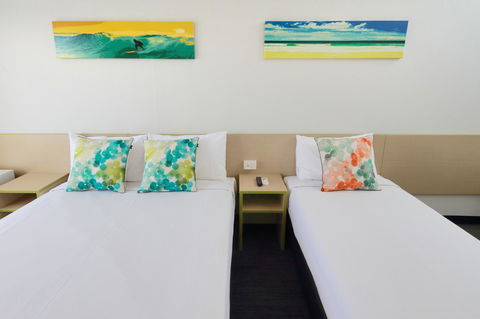 Palm Beach Hotel - Sydney 4u 1