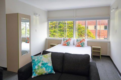Palm Beach Hotel - Sydney 4u 11