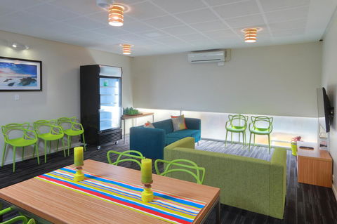 Palm Beach Hotel - Sydney 4u 10