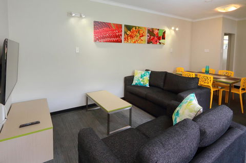 Palm Beach Hotel - Sydney 4u 21