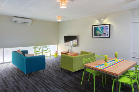 Palm Beach Hotel - Sydney 4u 4