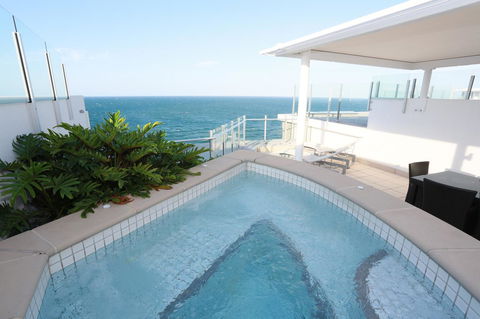 Oceans Mooloolaba - Sydney 4u 40