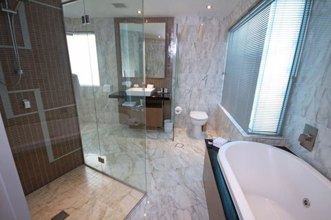 Oceans Mooloolaba - Sydney 4u 32