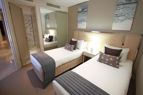 Oceans Mooloolaba - Sydney 4u 23