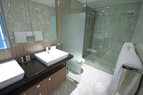 Oceans Mooloolaba - Sydney 4u 33