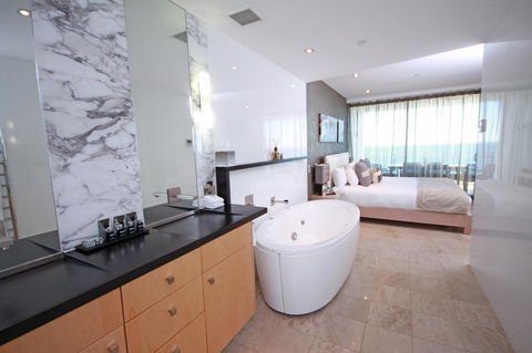 Oceans Mooloolaba - Sydney 4u 10