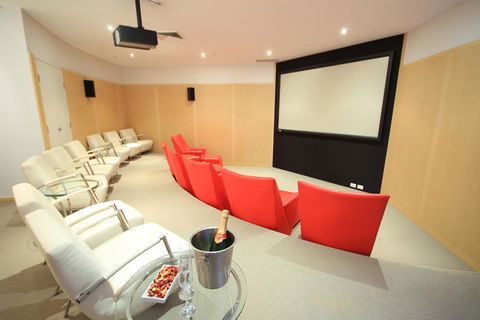 Oceans Mooloolaba - Sydney 4u 22