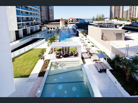 H Star Residences-- Paradise Stayz - Sydney 4u 4
