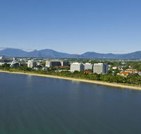 Holiday Inn Cairns Harbourside - Sydney 4u