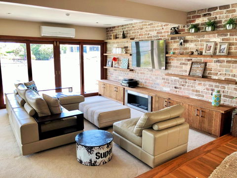 Riverfront Dream - Accommodation Sydney 11