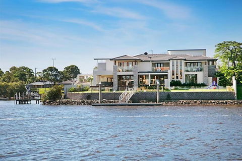 Riverfront Dream - Accommodation Sydney 0