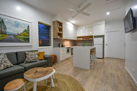 Blue Summit Hideaway - Sydney 4u 7