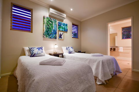 Blue Summit Hideaway - Sydney 4u 3