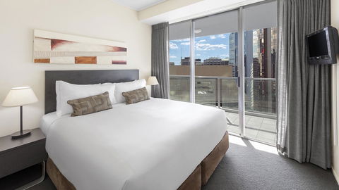 Oaks Brisbane On Felix Suites - Sydney 4u 8
