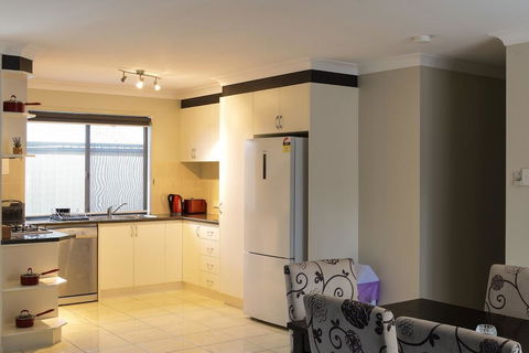 Atricom - Sydney 4u 5
