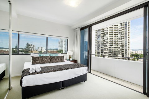 Ultra Broadbeach - Accommodation Sydney 7