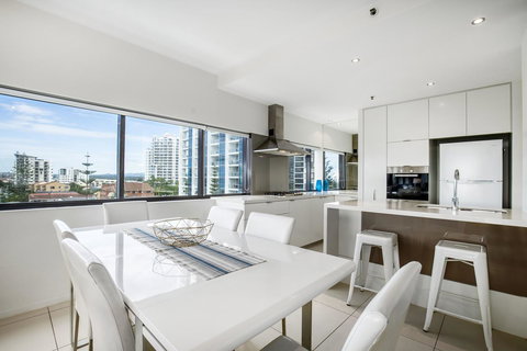 Ultra Broadbeach - Accommodation Sydney 9
