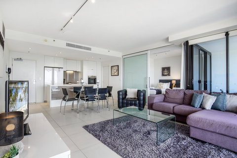 Ultra Broadbeach - Accommodation Sydney 44
