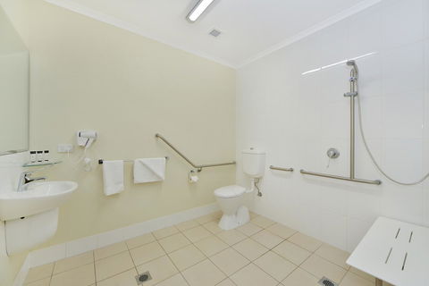 Cairns Queenslander Hotel & Apartments - Sydney 4u 38