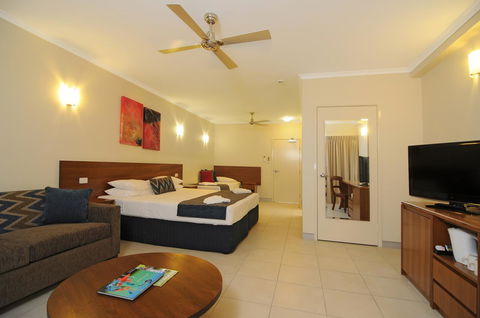 Cairns Queenslander Hotel & Apartments - Sydney 4u 6