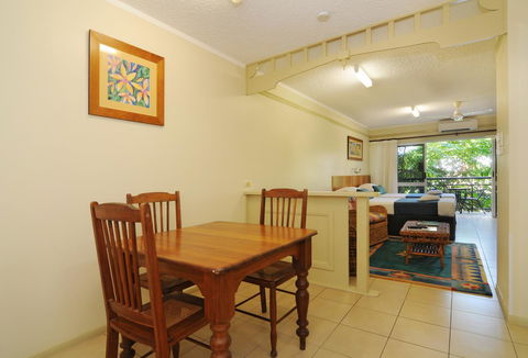Cairns Queenslander Hotel & Apartments - Sydney 4u 21
