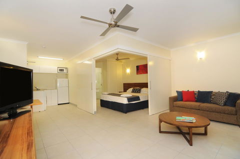 Cairns Queenslander Hotel & Apartments - Sydney 4u 16