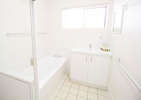 Aabon Apartments & Motel - Sydney 4u 21