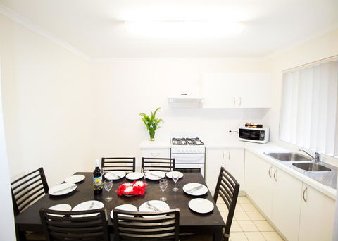 Aabon Apartments & Motel - Sydney 4u 20