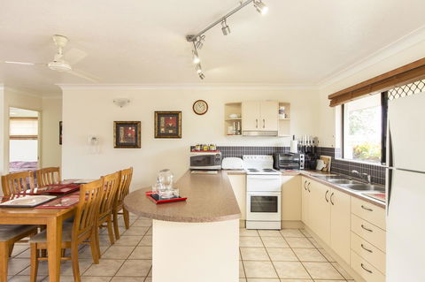 Marcol Place Holiday Apartments - Accommodation Sydney 4