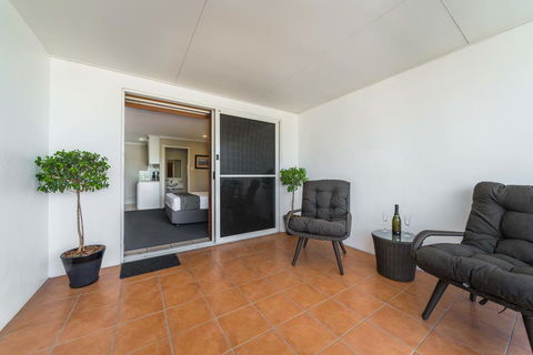 Cosmopolitan Motel & Serviced Apartments - Sydney 4u 18
