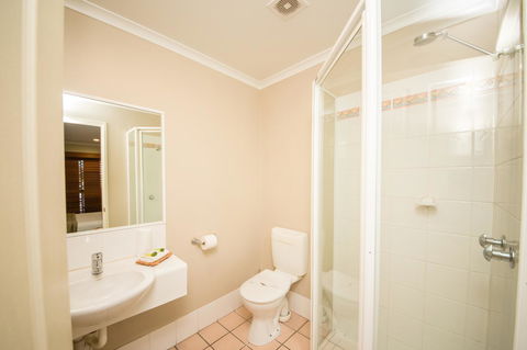 Cosmopolitan Motel & Serviced Apartments - Sydney 4u 21